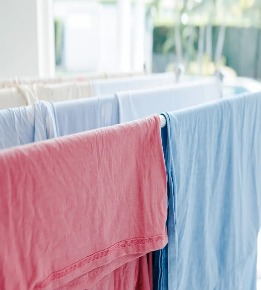 ¿La secadora daña la ropa? Mitos vs. realidad sobre el encogimiento y desgaste